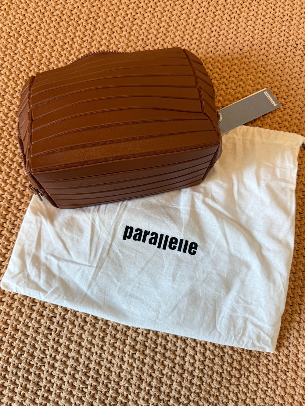 Parallelle The Vicuna Traveller Makeup Bag Brown Size Medium NEW WITH TAGS - Picture 6 of 10